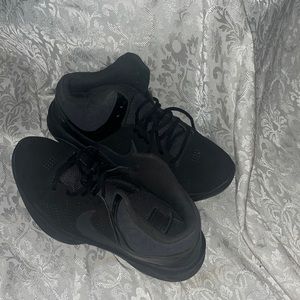 Men’s Nike Sneakers Size 11.